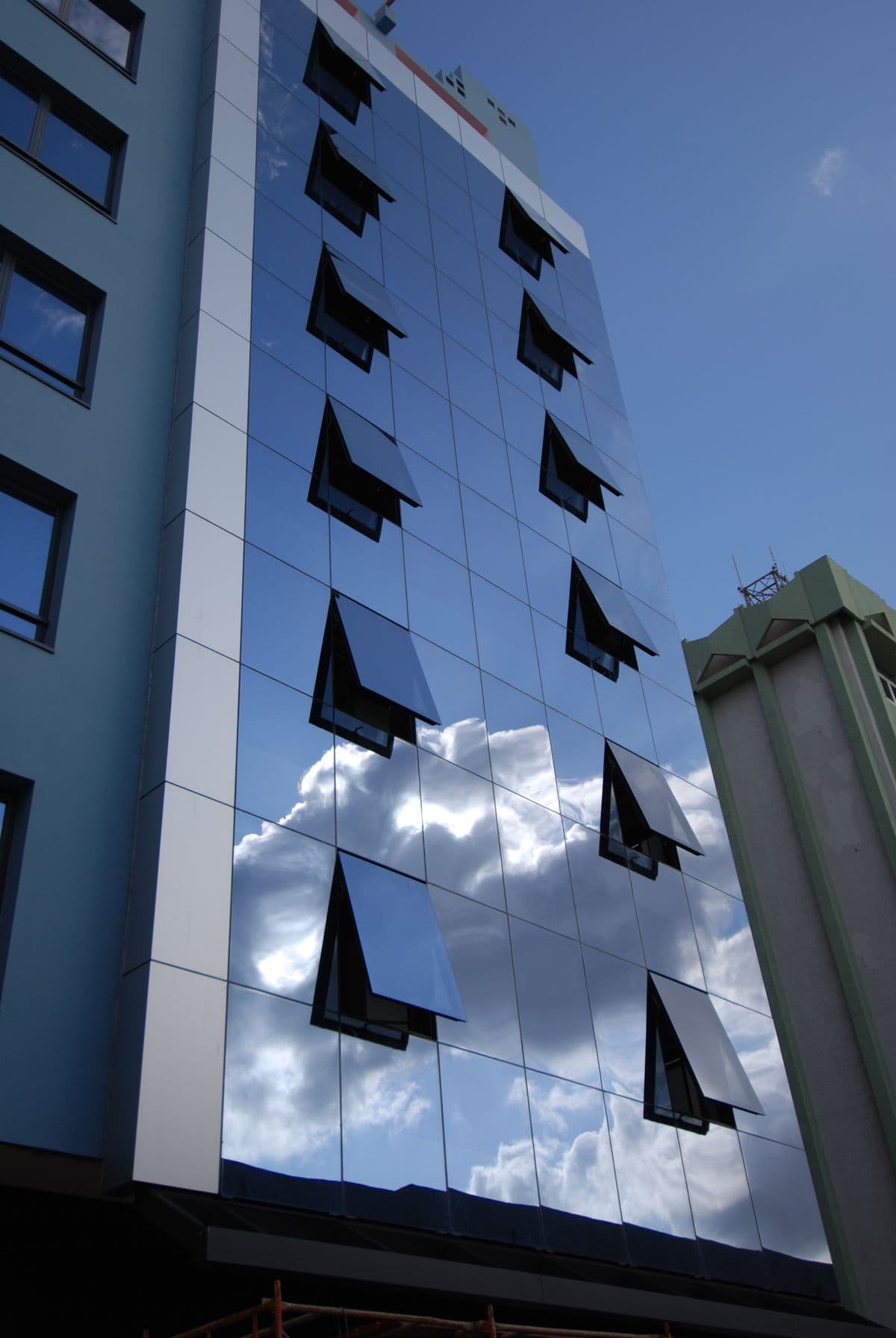 أعمال الألمنيوم (نوافذ، أبواب، واجهات) - 12